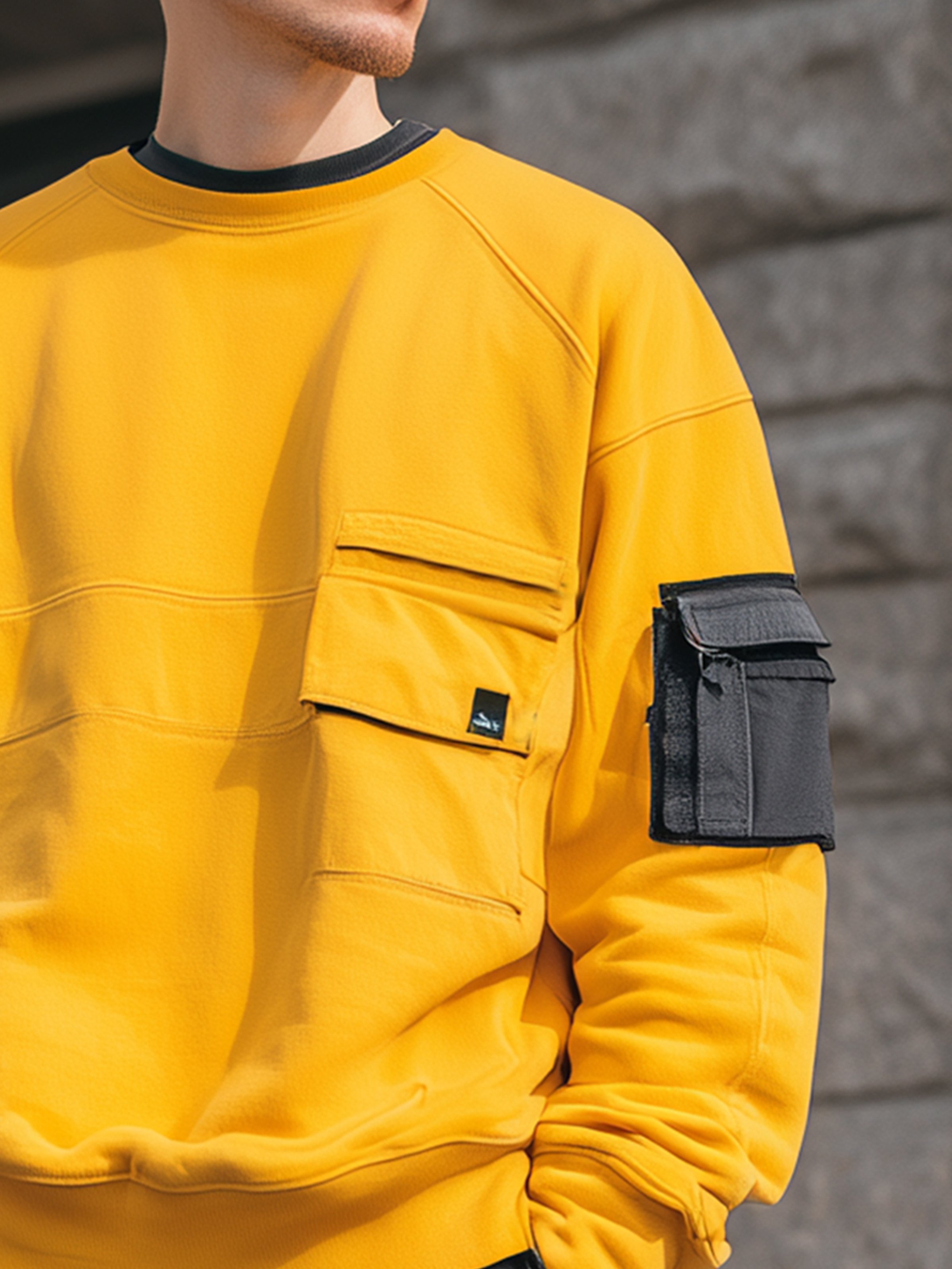 Men's Insulated Chest Pocket Long Sleeve Crew Neck Pullover